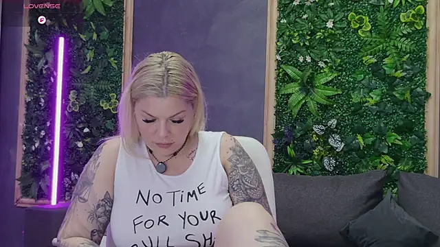 Czat XXX na żywo – Issa_Jo