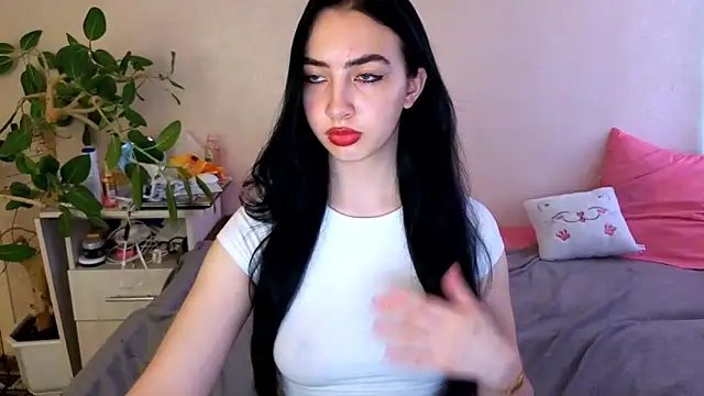 WildKittenX_'s Live XXX Chat