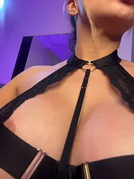 NiaCrawfordd's Live XXX Chat