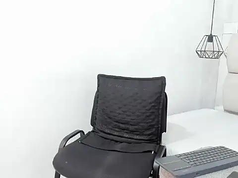 Bella_adamss_ Chat XXX live