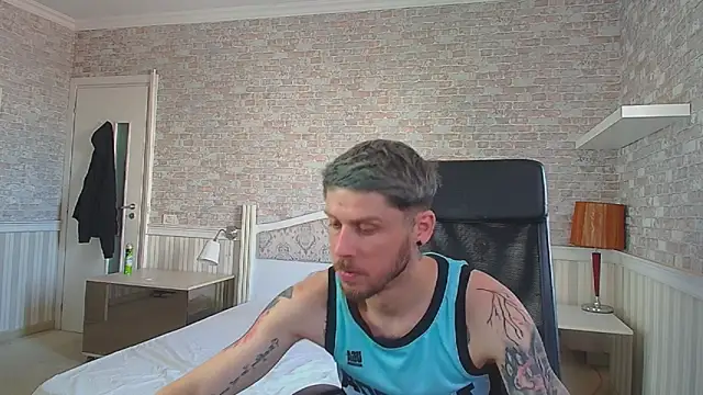 Онлайн чат XXX JonahShaw