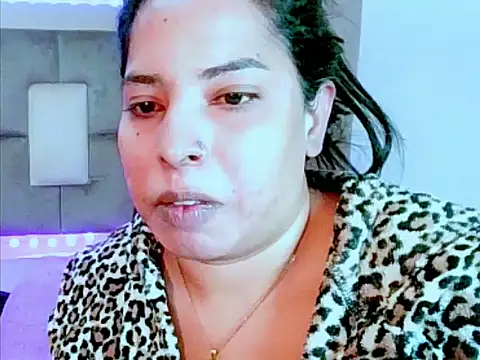 indiantopaz694u – Live XXX-chat