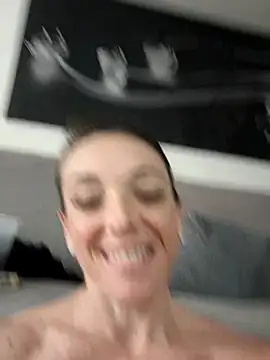 Ladymiri85's Live XXX Chat