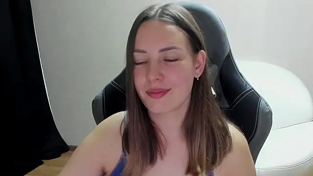 Chat +18 de Mia_shy1 ao vivo