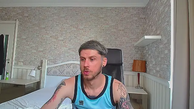 Онлайн чат XXX JonahShaw