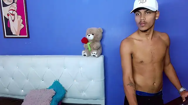 Angel_foxc13 élő XXX-chatje