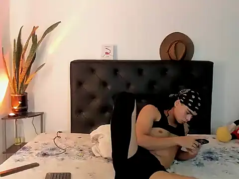 NoahDevil18 Chat XXX in diretta