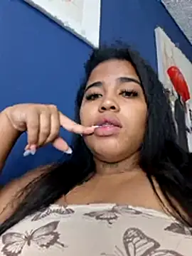 AichaBrown Chat XXX in diretta