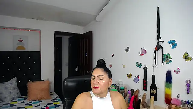 Chat +18 de mature_bigboobs10 ao vivo