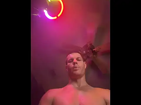 JockNThirsty: διαδικτυακό σόου στην κάμερα