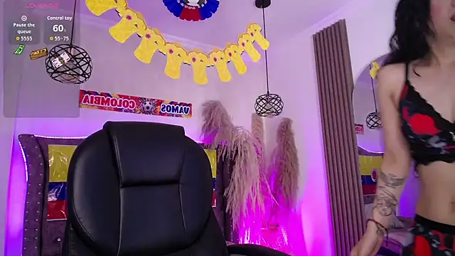Amara_Davis1のライブXXXチャット