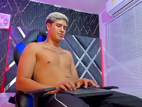 dominic_connor Chat XXX in diretta