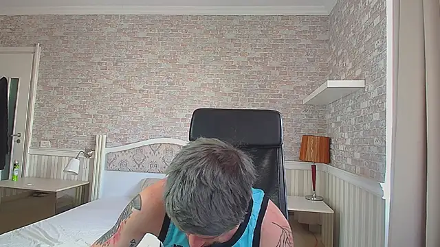 Chatroom XXX en direct de JonahShaw