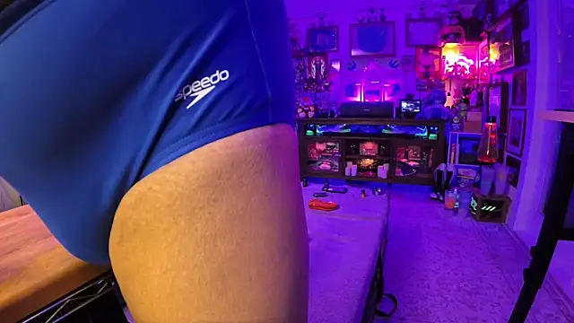 XXX chat uživo modela Briefs_bud
