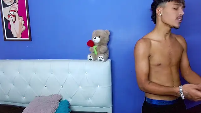 Angel_foxc13 élő XXX-chatje
