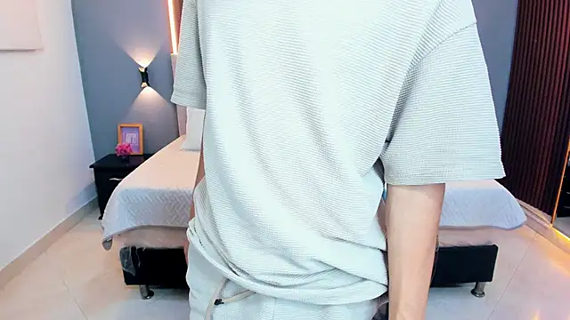 Chat XXX en directo de Tommy18__
