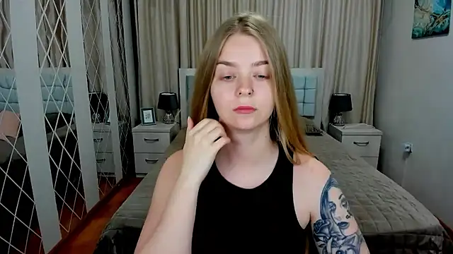 SirenaDoll Live XXX-Chat