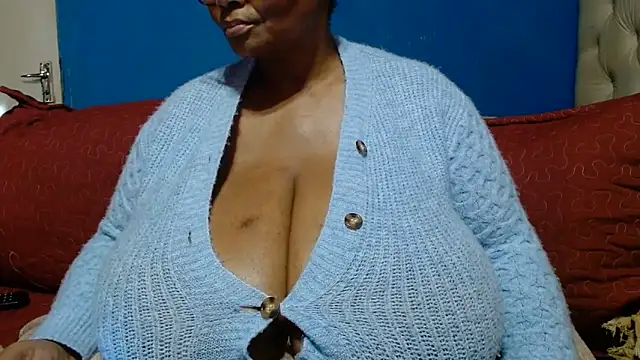CUTEFIRMMELONSS' Live XXX Chat