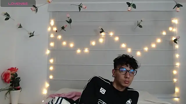 Sarabubbie Chat XXX live
