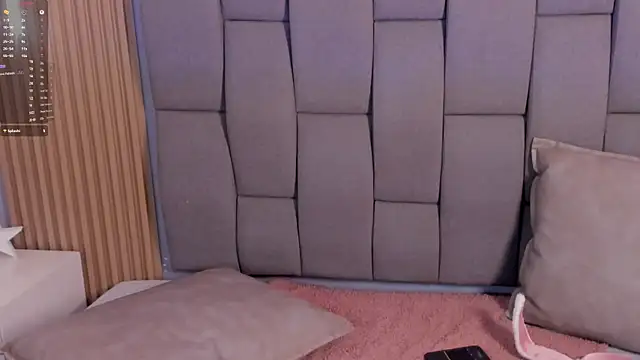 צ'אט XXX בשידור חי של StellarKitty_