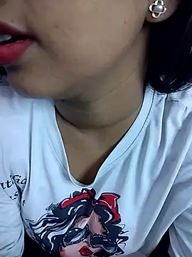 Chat +18 de Sexy_Divya__ ao vivo