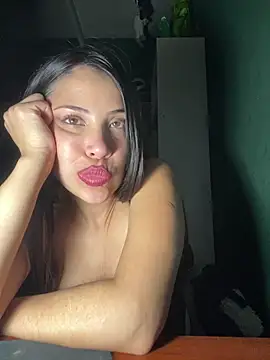 Chat +18 de Juliett08 ao vivo