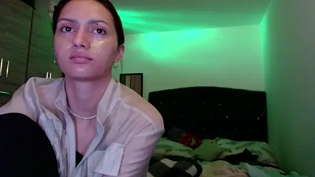Chat XXX Live holy_juli