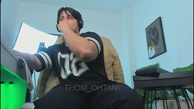 Thom_Ohtani Live XXX-Chat