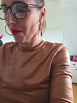 Chat +18 de Klamsine ao vivo