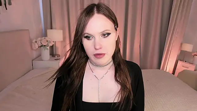 EffieMinki's Live XXX Chat