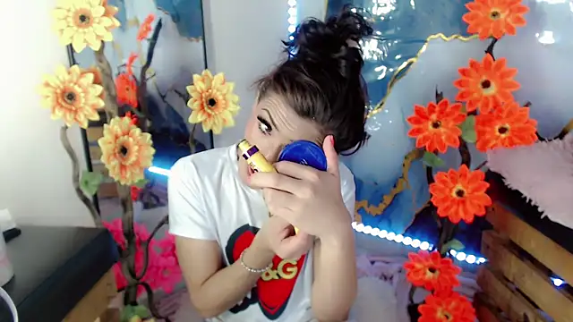 NathalialLooes Chat XXX in diretta