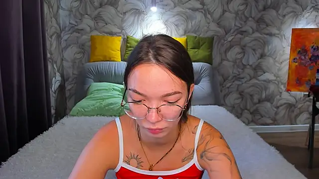 SusannJohnson Adlı Modelin Canlı XXX Sohbeti