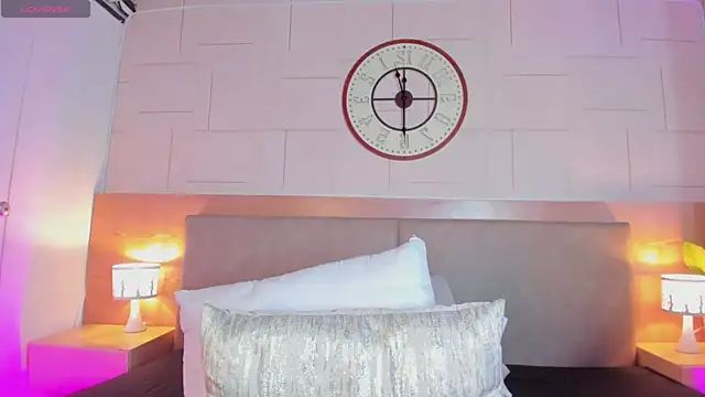 دردشة Meloddy_Rose الج نسية المباشرة