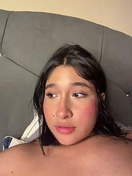 צ'אט XXX בשידור חי של AriBunny18