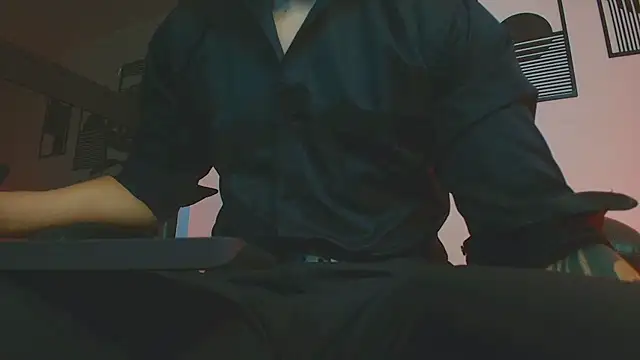 ALPHA_DOMINUS_ Show in webcam