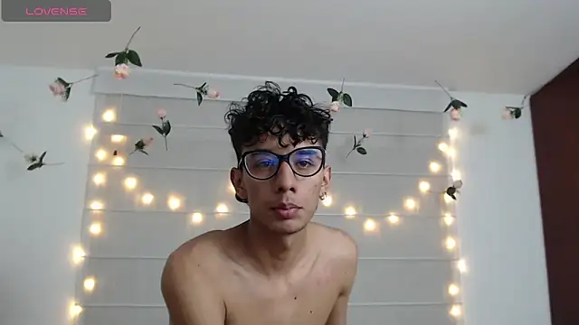 Sarabubbie's Live XXX Chat