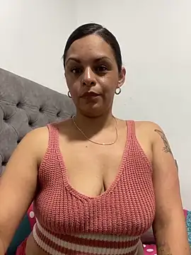 Kataliina Adlı Modelin Canlı XXX Sohbeti