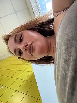 Chat +18 de KiraSunshine ao vivo