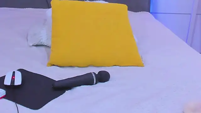 Chat XXX en directo de HollyTailors
