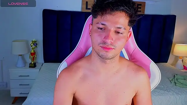 Issac_james_ Live XXX-chat