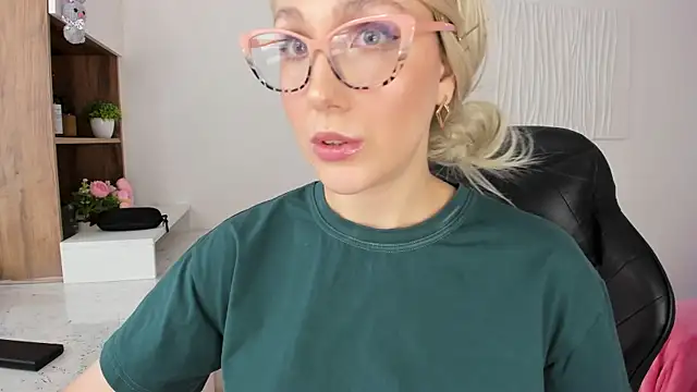 CarolMay's Live XXX Chat