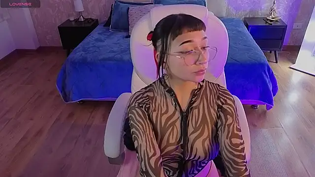 Chat XXX en directo de mia_bloom2