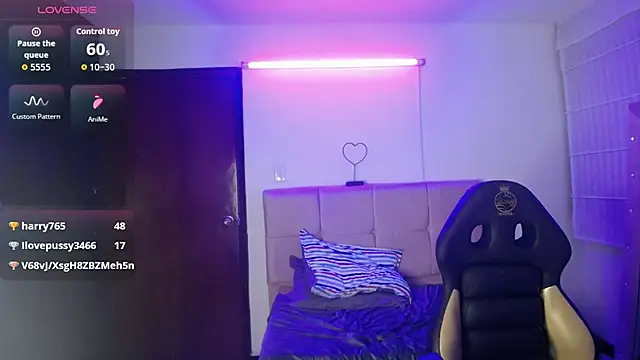 Chat XXX en directo de Aura_cute_