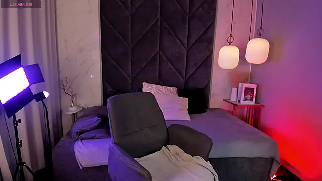LauraPurr's Live XXX Chat