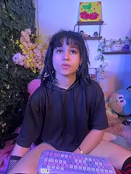 Chat +18 de Eymmy_24 ao vivo