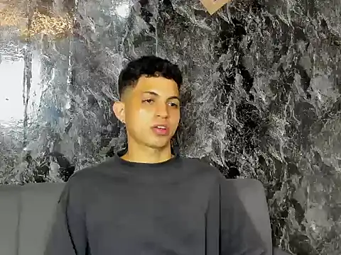 cameron_lux77 Show in webcam