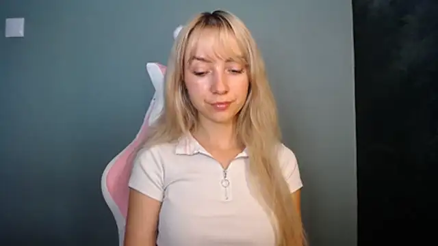 Онлайн чат XXX LuciaYoung