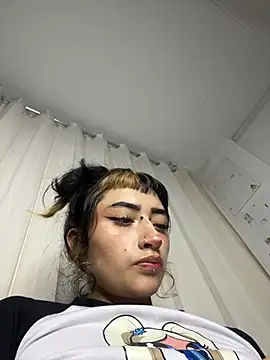 baby_akuma Chat XXX in diretta