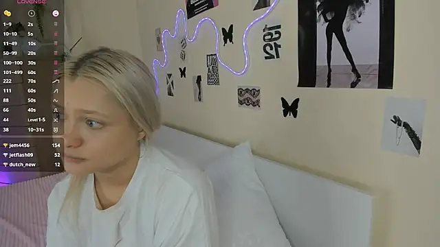 MidnightPoise live XXX chat