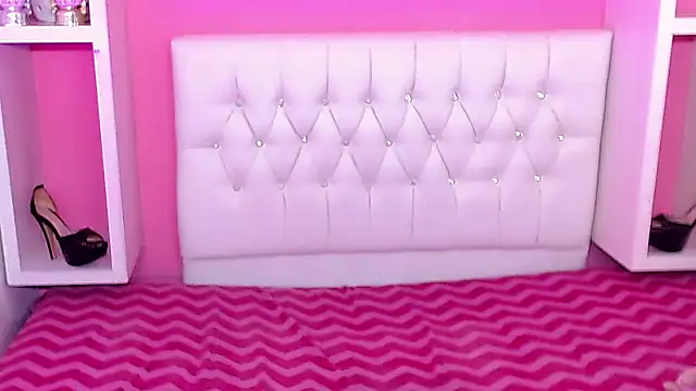 Chat +18 de x_isabella_x ao vivo